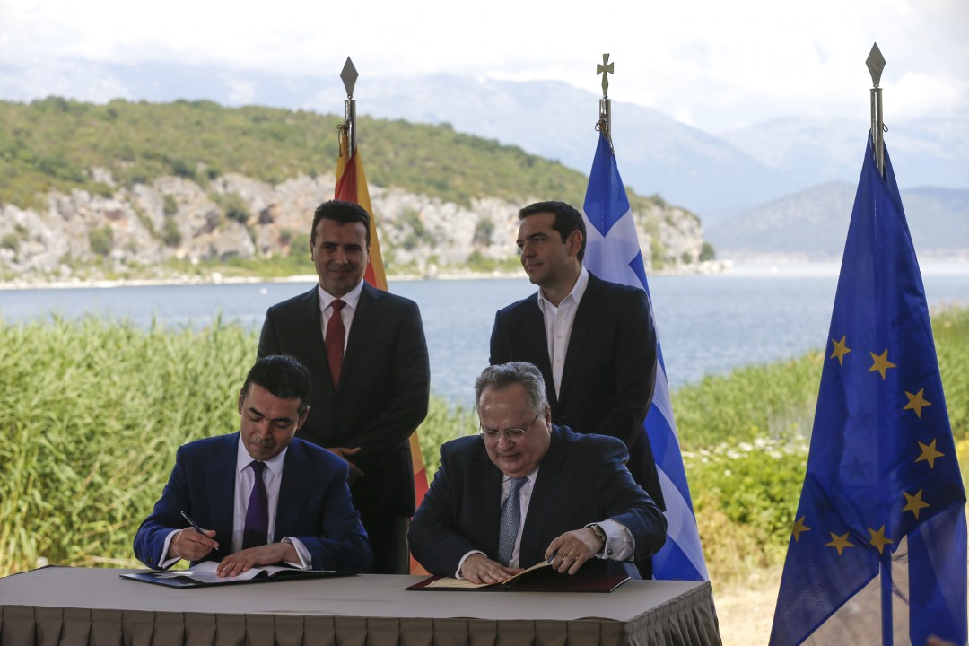 Министры иностранных дел Греции и Македонии сегодня, 17 июня 2018 года, подписали соглашение о переименовании последней на Республику Северная Македония